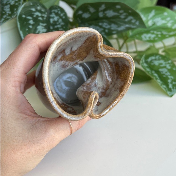 Handmade Studio Pottery Vase Crinkled Vintage - Picture 8 of 13